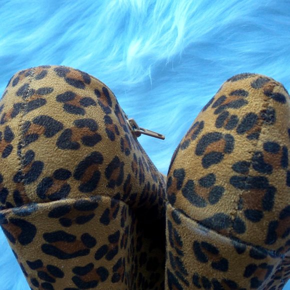 *SOLD* Animal Print Wedge Booties - Picture 6 of 8